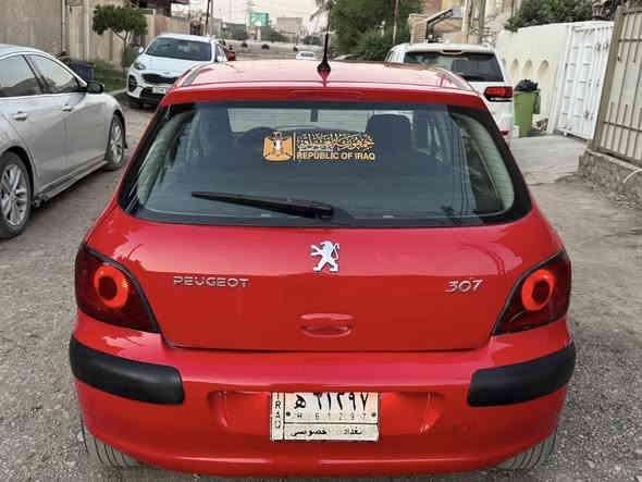 السلام عليكم 
للبيع او المراوس  بيجوى ٣٠٧ موديل ٢٠٠٦

المواصفات المعروفه كير ر ومكينه كورلا تحوير ١٠٠٪؜ مناقصها برغي السياره بيها كم قطعه صبغ ابيعلك مصبوغ حزام بيها طخه بالجاملغ ومصلح السياره من البيت للشغل استخدام شخصي 

السعر ٥٥ وبيها مجال للشراي مكان السياره  بغداد حي الخضراء 

للاستفسار الاتصال على الرقم ***********
