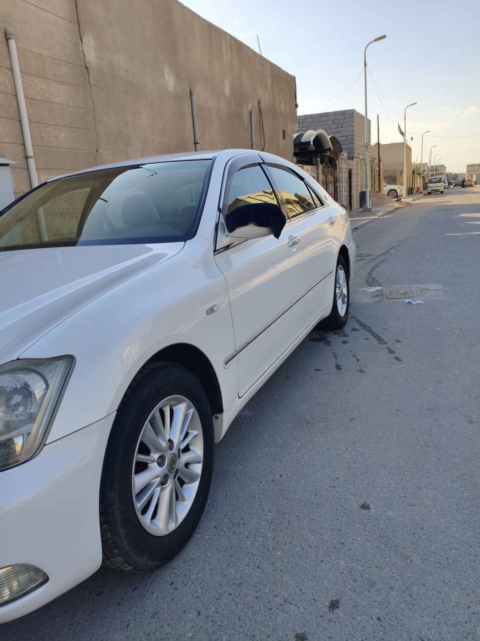 سلام عليكم شاهينه للبيع مديل سيارا2006
مال مزاد جديده رقم نكليزي بصره سيارا  بل كارتون 
لون ابيض 
دكمتين
شاصي 80
مرايات كهرباء 
مكان سيارا البصره زبير 
سيارا كفاله 
رقم الهاتف ***********
