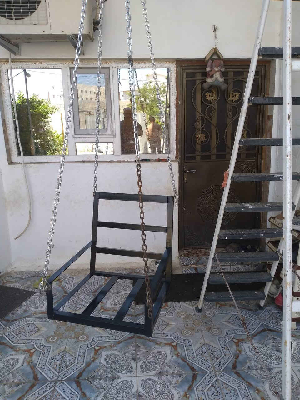 سلام عليكم حدادة متجول داخل كركوك وأطراف كركوك وبسعر مناسب نجيك الباب البيت نخلص شغلنة اذة ماعجبك لاتنطي ولا دينار عليك بس اتصل وتدلل***********
