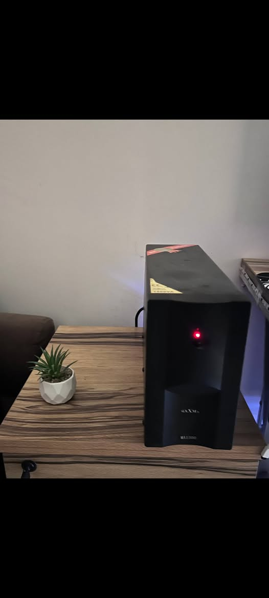 السلام عليكم حاسبة للبيع الحاسبه مستخدمه قليل المواصفات:

Ryzen 5 5500
RTX 4060 8GB
RAM 16
M.2             500GB
HDD.          1000GB
Power 500w
كيس زجاجي صغير شكل مربع

السعر 800 الف فقط الكيس

الشاشة: مقوسهGameMax مثل ما موضح بالصوره 27 انش
سعر الشاشة 150 الف

UBS maXma 1500w: استخدام قليل 3 منافذ السعر 65 الف

ماوس: لوجتك G502 hero السعر 40 الف+ مايك لوجتك Yeti Orb mic السعر 65 الف 

كيبورد redragon+سماعه محيطي هديه مع الحاسبة 

رقمي للاستفسار ***********
مكان الحاسبة :المنصور
 متوفر توصيل لجميع المحافظات
