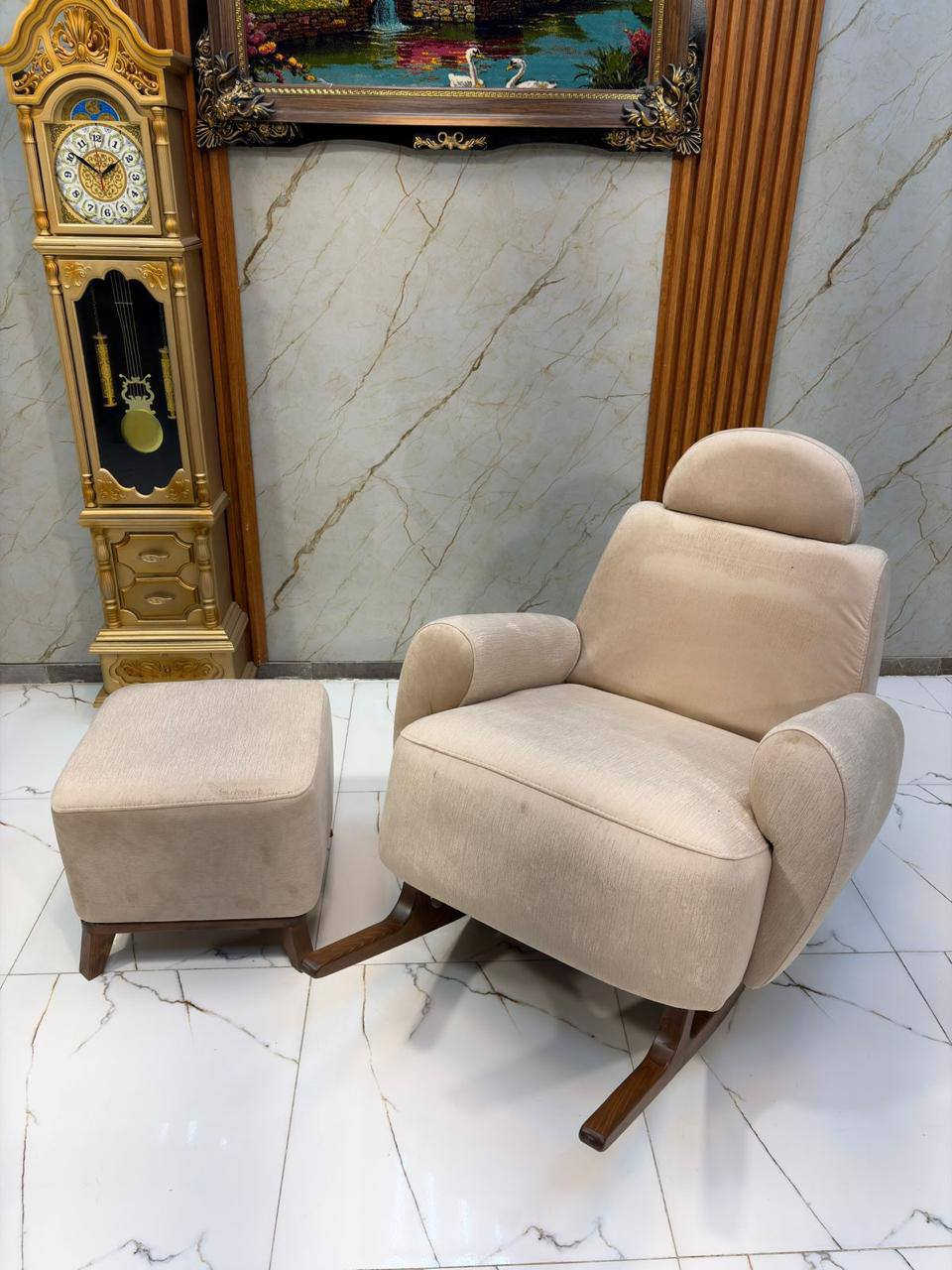 كرسي هزاز  نوعيه ممتازه وتصميم 
يتحمل وزان ثقيله جدا 💯 
تصميم عصري وحديث لاصحاب الذوق الرفيع والتميز بيتك ويانه اجمل واحدث الموديلات الجديده 😍😍😍

منشأ تركي 😍🇹🇷 

للحجز والاستفسار يمكنك مراسلتنا على الصفحه الرئيسيه 
وايضا يمكنك لاتصال واتساب او تصال هاتفي 📞📞
رقم الهاتف ***********

توجد خدمه توصيل كافه محافظات العراق 🚛🚛🚛🚛
