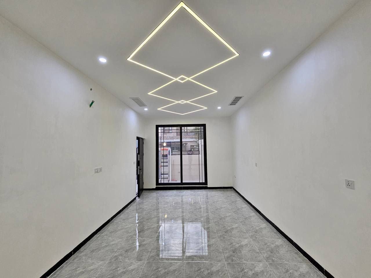 عقارات #ابوغازي_في_اربيل

کوردی - عرەبی 

خانووی نوێ  بۆ فرۆشتن لە هەولێری نوێ 

▫️١٥٠ مەتر    
▫️نزیک قوتابخانەی مامۆستا فەرهاد 
▫️٥ ژووری نوستن 
▫️٣ حمام 
▫️چێشتخانەی سارد و گەرم
▫️ڕوو رۆژئاوا
▫️بەکار نەهاتوو ( سفر )
▫️زەمانی یەک سال   
___
بیت جدید للبیع في منطقة أربیل جدیدة ( هولیري نوي ) 

▫️١٥٠ متر     
▫️قریب مدرسة ماموستا فرهاد 
▫️٥ نوم
▫️٣ حمام 
▫️مطعم حار و بارد
▫️اتجاه غروب 
▫️زیرو 
▫️زمان سنە
للإستفسار:٠
بۆ زانیاری زیاتر :-
للتواصل 📞
*********** آسيا واتساب 
*********** كورك واتساب 
السعر والصور موجود في قناة التليكرام؛ https://t.me/lawansity
