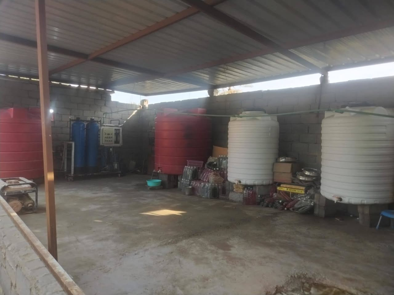 معمل ماء راديتر للبيع كامل المكان طويريج السعر 14 ورقه وبي مجال للاستفسار***********
