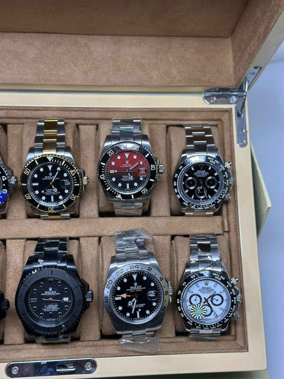 متوفر بوكس رولكس
اوتوماتيك
 قطع امزون ماستر وسوبر ماستر
جديد غير مستخدم 
كل قطعه وسعرها


**إذا كنت صاحب هذا الإعلان وتريد حذفه لأي سبب، رجاءا أرسل رسالة إلى الدعم الفني**