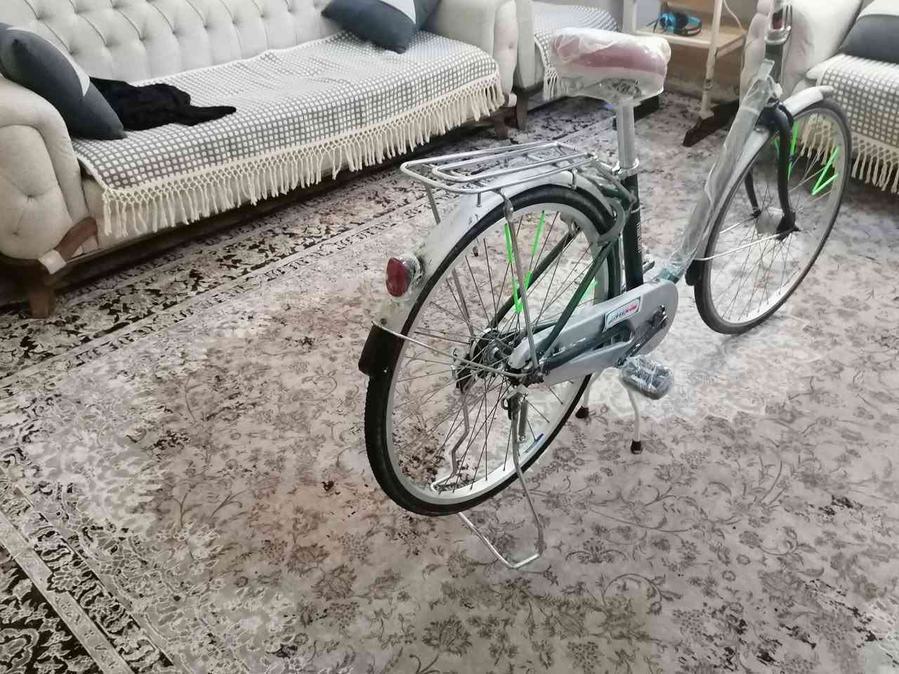 سلام عليكم  باسكال بطه حجم 26مديل 2019ياباني حاويه كله مختم بس شي واحد اخذ منه لاستاند لابيض وبي البريك يشتغلان ذنينه السعر 87وبي مجال80 الرقم ***********
لي مو شري لا يراسل وتحياتي الكم
