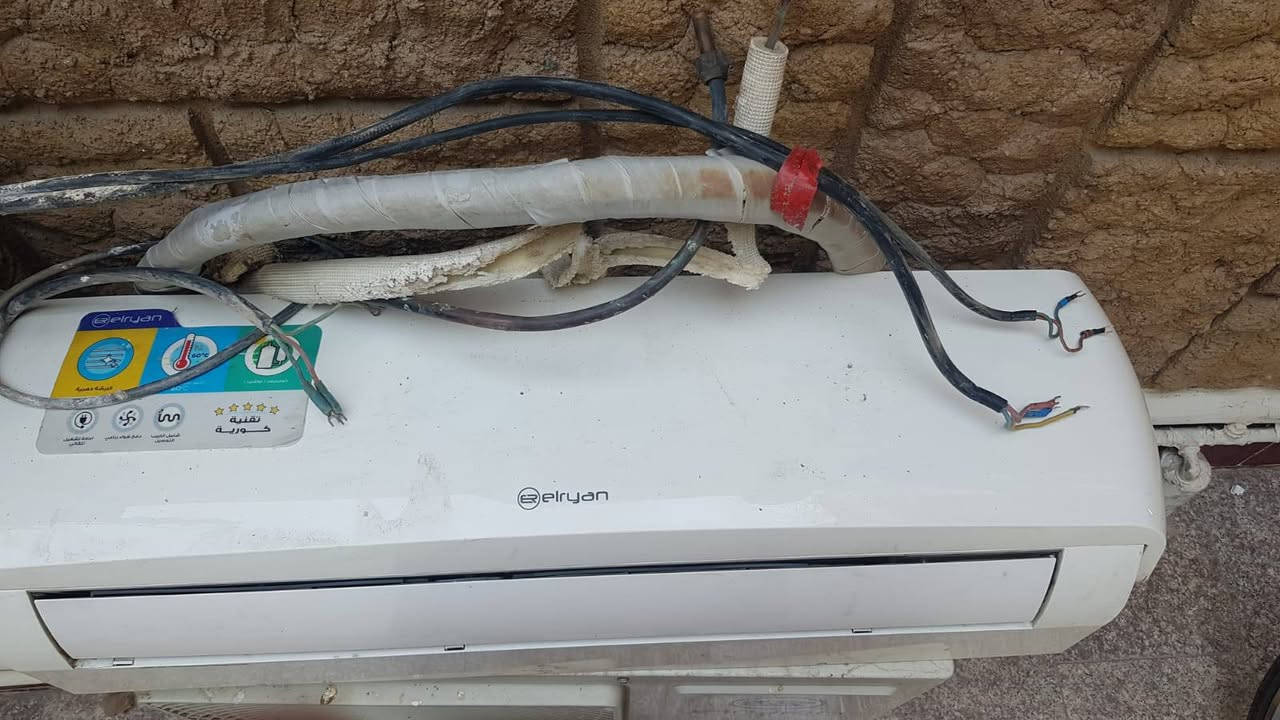 السلام عليكم ورحمه الله وبركاته 
سبلت طن ونص 
الريان 
شغال ومكفول 
نظام تدفئة + تبريد 
موسم واحد  مستخدم 
للتواصل ***********

