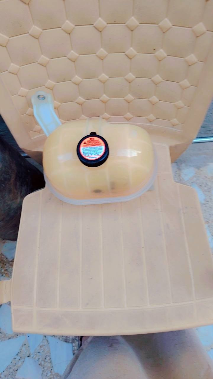 السلام عليكم
دبه ماء راديتر هايسه اصليه وجديده 
لبيع سعر 60 عنوان بغداد مشتل 
***********
