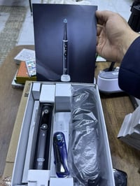 فرشاة أسنان كهربائية • Oral-B iO • جديدة لوك