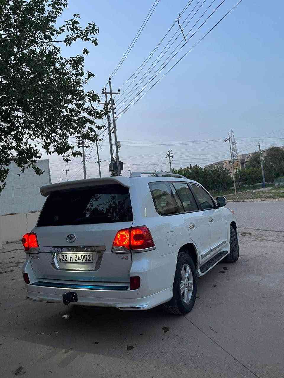 وەنەوشەی ٢٠١٤ فوول مواسەفاتی برێمی دەرەجە یەک  قەپات مواسەفاتی ٦ پستۆنە هەموو گیانی بە شەرت مەکینە+گێڕ+ئەکسل. داروبەردی بە شەرت + کوشن جلد+کارەبا ئاوێنە شەفت+ئیشارەت ٣ شاشە ئایپاد هەموو شتی بیلادیە 
ژ.م *********** واتساپ+ڤایبەر Singapore
