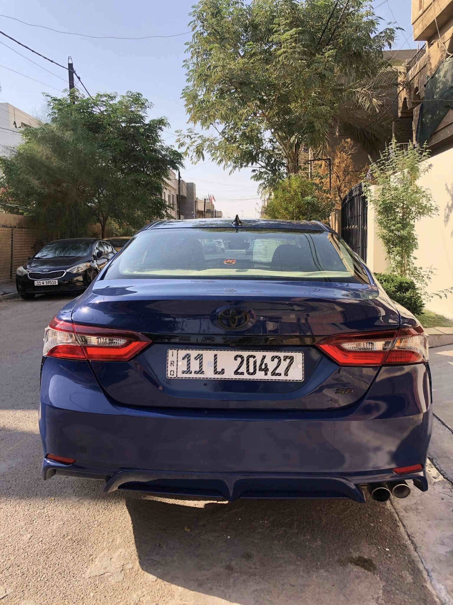 عليكم
كامري 2023 وارد امريكي مواصفات SE نايت شيد 
ماشيه 38 الف مايل السياره جديدة ومستوردها ع ايدي وصور الحادث امريكا بالمنشور 
ربع جاملغ خلفي وقبق صندوك 
رقم بغداد معوقين واسويلك وكاله عامه 
وسيارة صار بيها طخه بسيطة هنااا هم موضحه بالصور 
السعر 192 ورقة وبيها مجال . 
المكان بغداد الكرخ
الرقم.    ***********‬
