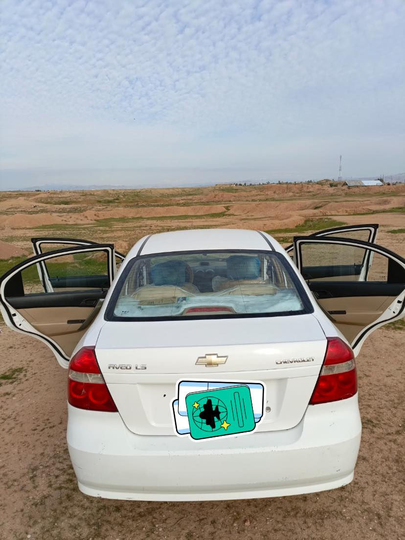 افيو 2009 للبيع. 
گير اوتماتيك ، محرك كبير ، داخل بيجي ،اربع جام كهرباء ،بطارية جديدة ، زوج تايرات جديدة. 
رقم سليمانية جديد. 
سنوية جديد
قطعة وحدة صبغ ( باب ). 
العنوان /خانقين ***********
السعر / 72
