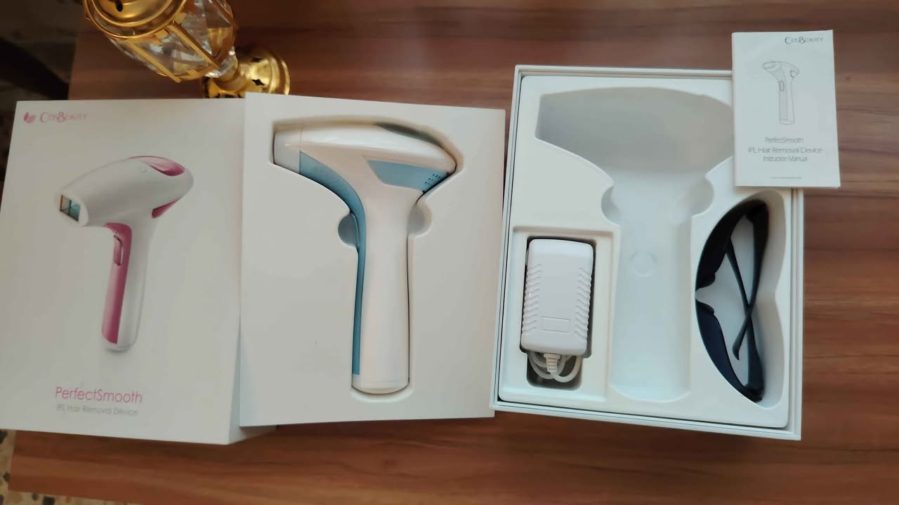 İPL HAIR REMOVAL DEVICE 
جهاز ليزر منزلي
ماركة (Cos Beauty)
 كامل مع ملحقاته الشاحنة والمناظر والكتيب الخاص بي
الكتيب يشرح كلشي عنه وعن طريقة استخدامه
الصراحة نتائجه كلش حلوة بس يحتاجله التزام بالجلسات
جديد ممستخدمته هواي وكلش محافظة عليه
يحتوي على 114.327 ضربة
ويحتوي على 5 درجات حرارة وحساس حسب لون البشرة 
سعر البيع: 200 الف
مكاني الكرادة
للتواصل واتساب : ***********
*لا يتوفر توصيل* بغداد, العراق
