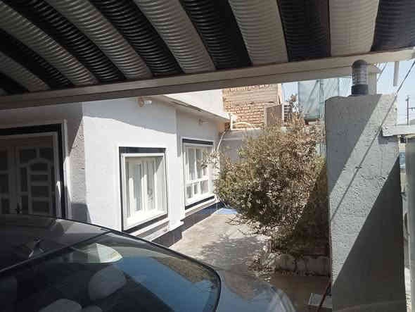 دار للبيع/استثمار – ناحية كنعان داخل السوق 240م – **رابع دار عن الشارع العام** خلف الدار مول وجملة غذائية يصلح مخزن أو روضة مدرسة او عيادة اي مشروع تحويل مباشر – للجادين 📞 رقم ***********
