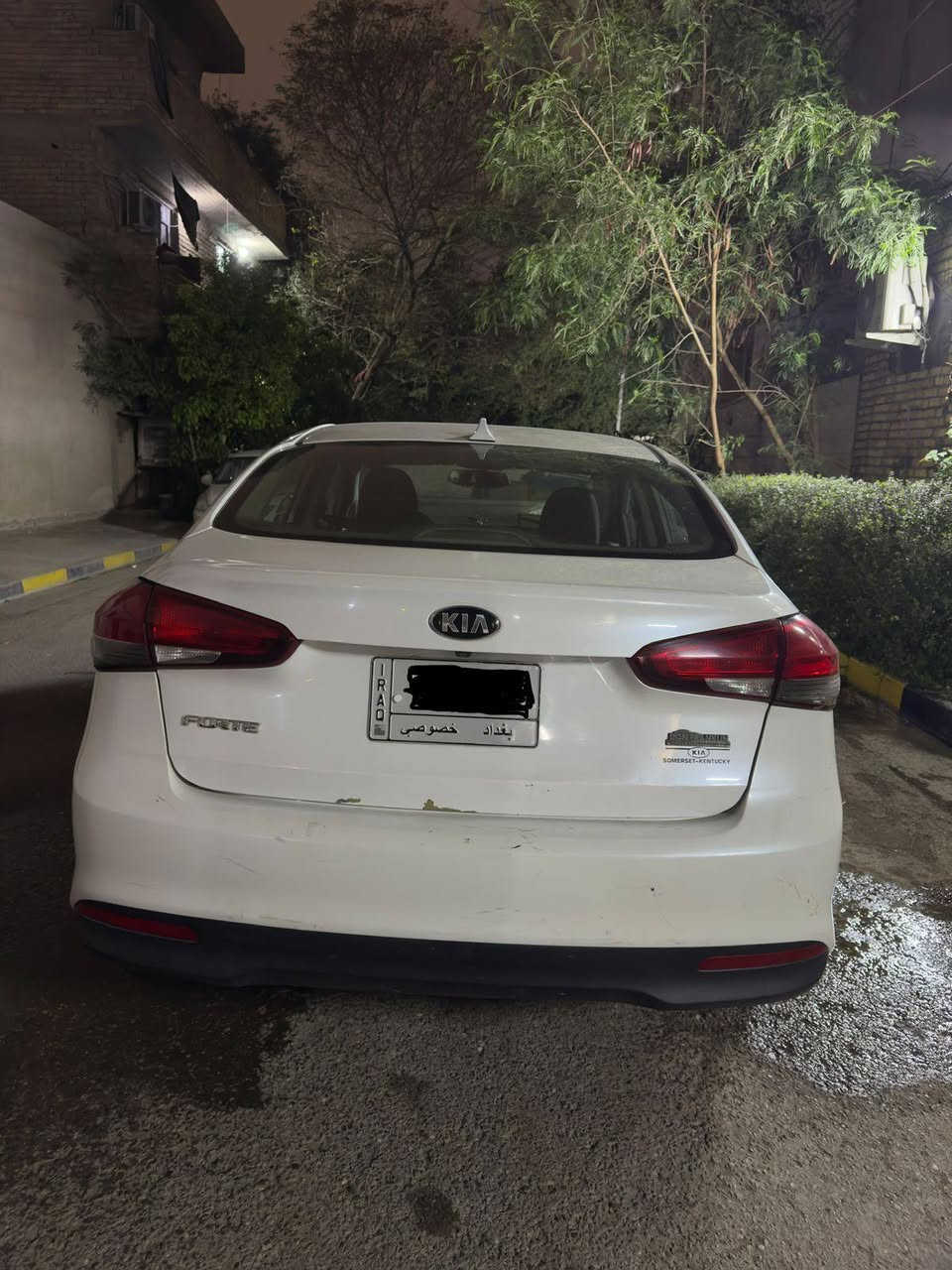 السلام عليكم
للبيع كيا فورتي 2017 

المواصفات:  
- بيها تخم تاير جديد  
- سيارة نظيفة ومهتم بيها 
- محرك ٢٠٠٠ دوش و كير بحالة ممتازة  
- استعمال شخصي  
- السيارة ب اسمي

السيارة حادثهه موضح بالسونار

العنوان :بغداد الحرية 

السعر: 135 ورقة
الرقم:***********
