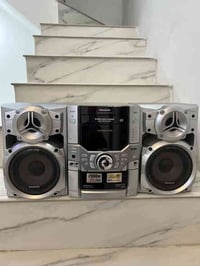 للبيع جهاز مسجل بنسونك صنع سنغافوره ياخذ 5 اقراص وراديو واوكس وتكدر تخ...