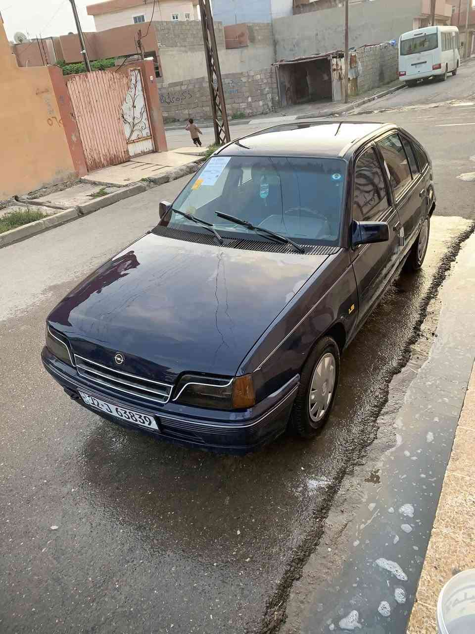 كاديت للبيع موديل 1991نضيفه جاهزه كير محرك شرط 
طخم تاير جديد اني الشرعي سياره كدام العين السعر 28 /***********/***********
