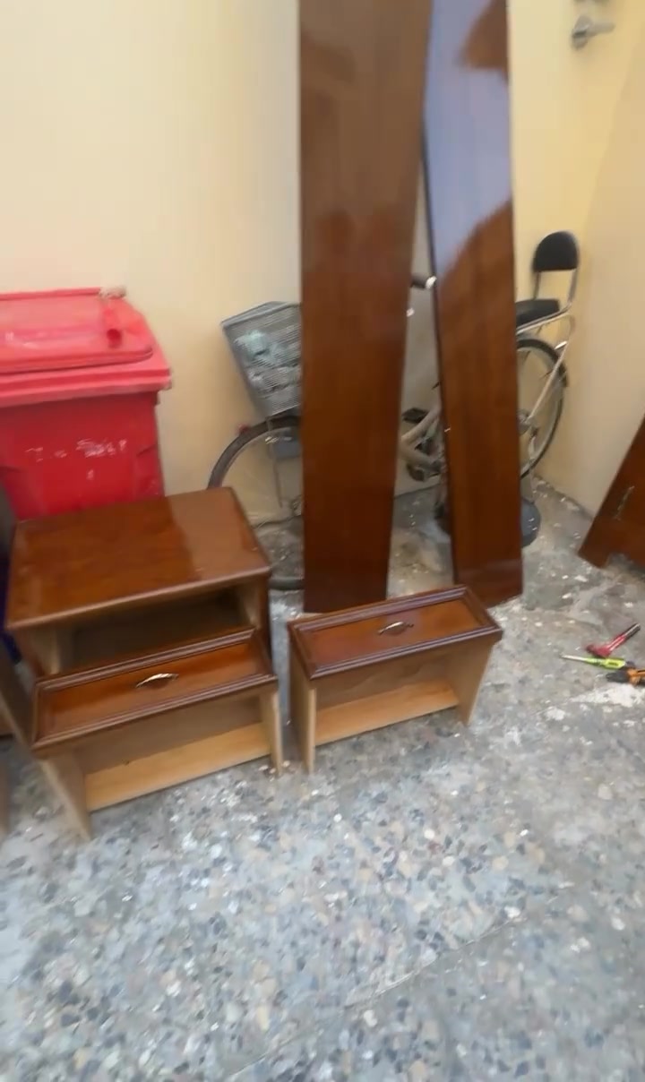 السلام عليكم
كنتور خمس بيبان صاج توصا ثكيل كوالتي عالي ، جربايه صاج نفرين والبازة بلوك ، وكومديات وياه عدد ثنين 

كلها 300 الف 
العنوان الدورة شارع 60


**إذا كنت صاحب هذا الإعلان وتريد حذفه لأي سبب، رجاءا أرسل رسالة إلى الدعم الفني**