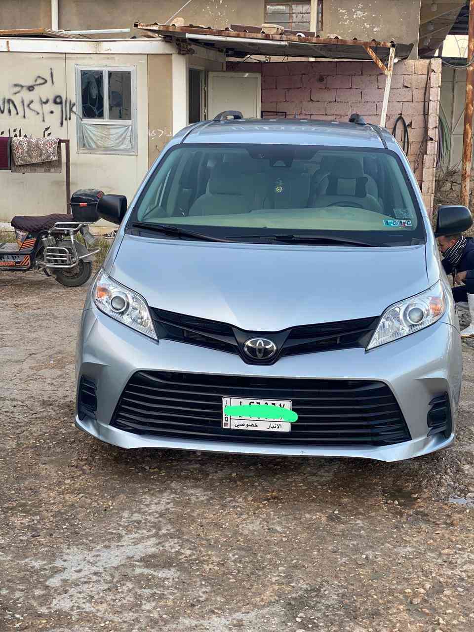 السلام عليكم
للبيع فقط

تيوتا سينا موديل ٢٠٢٠

ماشيه ٥٦ الف حقيقي

ضررها موضح بالصور

محرك ٦ سلندر

شاشه 

كامرا

تحكم ستيرن

لون سلفر 

رقمها الانبار 

سيارة نظيفة وكلشي بيها شركة 

السعر ٢٣٠$ وبيه مجال

للأستفسار ***********
