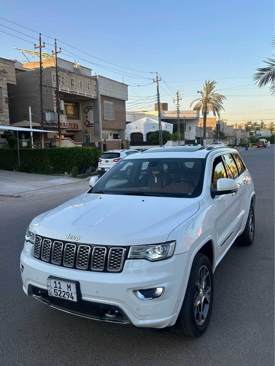 السلام عليكم اخوان 
جيب  2020 اوفر لاند خليجي 📍🛑
(رقم بغداد الجديد باسمي )
(مكفولة من الصبغ وتبديل )
حجم المحرك V6 3.6L
مااشيه 80 الف
مفتاح التشغيل بصمة 
تشغيل عن بعد 
بانوراما
فتح الصندوق كهرباء 
 دفع رباعي 4WD
اريل نفكيتر 
رادار 
مانع تصادم
 تحديد المسار
حساسات أمامية
حساسات خلفية 
لايت زينون + LED 
كشافات 
بك لايت LED 
ويل كب 20
4 دسك
حساسات ضغط الاطارات 
اشارة في المرايا الجانبية 
المرايا قابلة للطي كهرباء 
النقطة العمياء
شاشة Apple Car play 
كاميرا دوارة 
شفتات مقود 
مثبت السرعة Cruise 
المودات والاوامر الصوتية 
فحص نظام السيارة 
تتسع المقصورة ل 5 ركاب
المقاعد جلد 
المقاعد الامامية كهرباء 
تدفئة وتبريد المقاعد الأمامية  
ذاكرة وضعيات الجلوس للمقاعد الأمامية
تبريد شاشة مناخين منفصلين 
قطعتين تبريد 
نظام مانع الانزلاق   
وبعد بيها مواصفات  
السعر 305 وبيها مجال 
العنوان/  بغداد الـبياع 
الاتصال *********** بغداد, العراق
