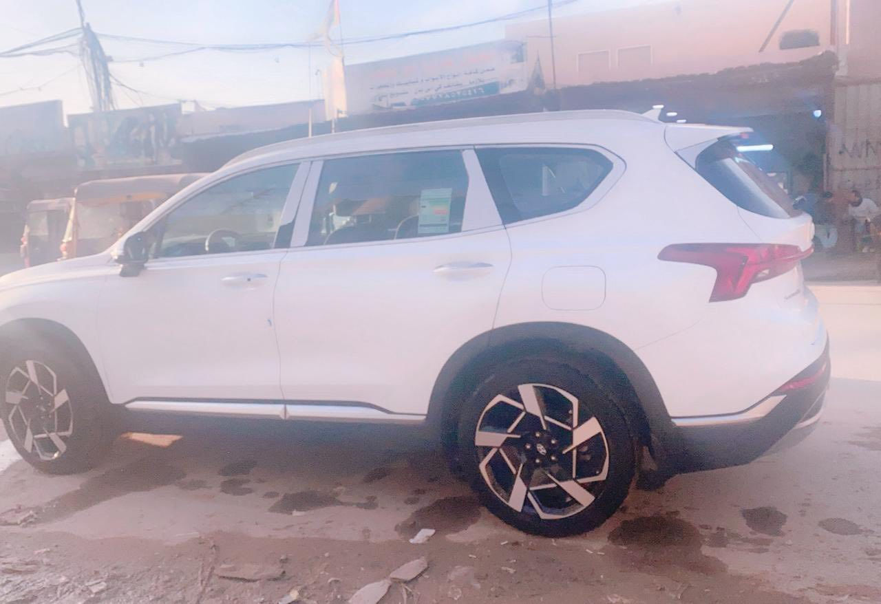 السلام عليكم 
هيونداي سنتافي2023  خليجي 
ماشية50 الف مكفولة من الصبغ بيهه بارد بالبنيد
مواصفات فل 1/1 
مواصفات السيارة :
بصمة ابواب 
‏‎فتحة سقف بنوراما
صندوك كهرباء 
يدات نيكل 
حساس مطر 
‏‎تشغيل عن بعد 
‏‎كراسي كهرباء
‏‎هاند بريك بصمة 
‏‎شاشة ابل كار بلي 
اريل نفكيشن 
شاشة جبيرة 
رادارات جانبية 
‏‎كامرة دوارة 
‏‎حساس خلفي
حساس امامي 
‏‎لايت زنون
بك لايت ليد 
تبريد شاشة 
مناخ منفصل 
اشاير بل مري 
كشنات الخلفية كهرباء 
بردات ابواب خلفية 
‏‎تحكم مقود جهتين
‏‎ ويل كب كروم حجم 20 
تايرات الشركة كونتينكتال 
‏‎نظام اوتو هولد 
‏‎درايف مود 
‏‎مانع انزلاق
‏‎داخل كاربون فايبر 
‏‎تبريد 3 قطع
‏‎السيارة 7 راكب 
‏‎شفتات ستيرا ‏
مري شفط 
مكان السيارة بغداد الشعب
وسعرها :280 وبيها مجال بسيط للاستفسار***********
