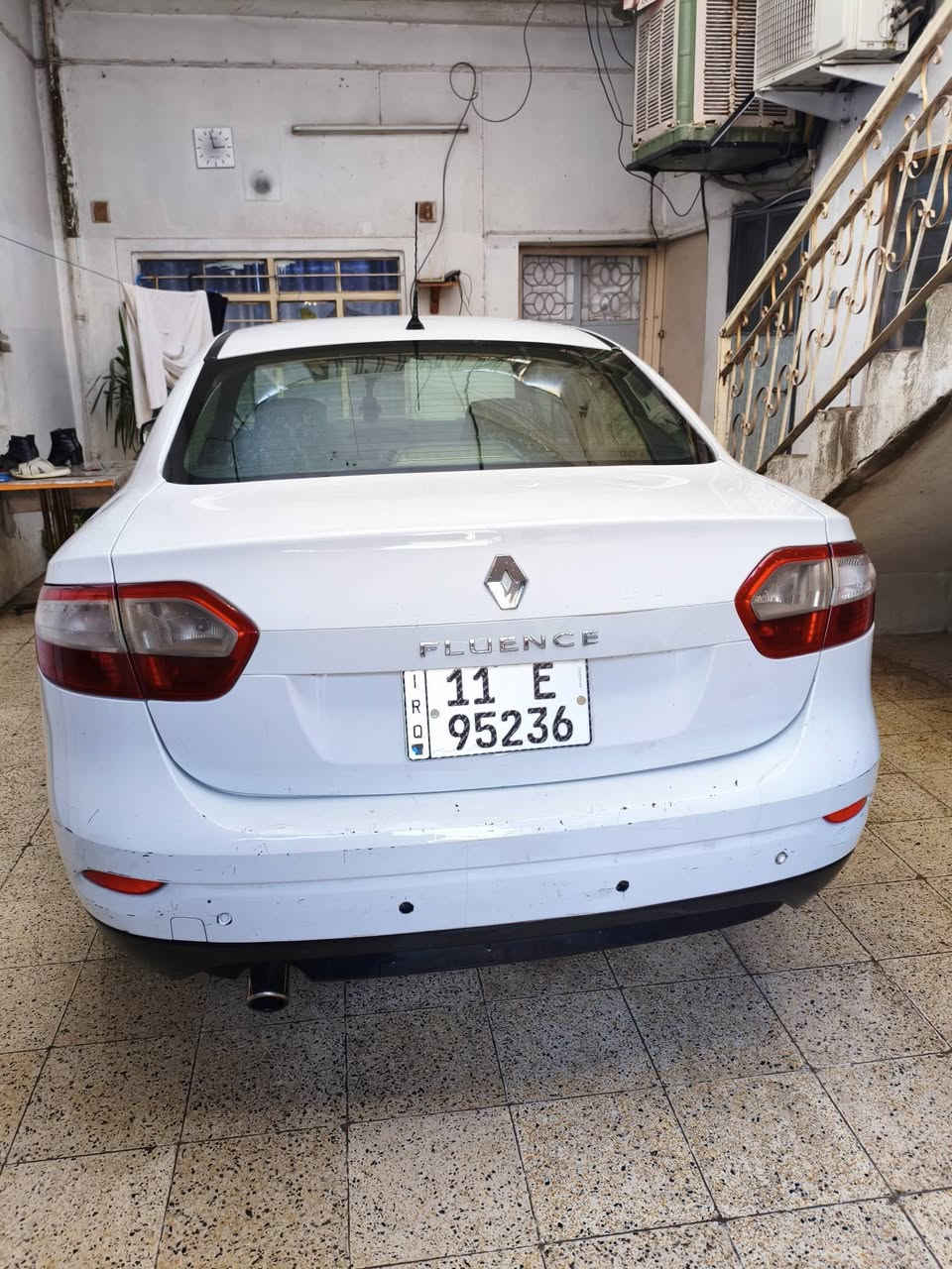 السلام عليكم سيارة رينو فلونس مدريل  2013 رقم بغداد مسطرة  مصفره غرامات سنوية جديدة 2028باسمي محرك وكير جديد سيارة كدام العين تجي تفحص تقتنع وتشتري مكان السيارة الموصل الايسر شرط التحويل غير مسجل على كابون السعر63وبيها مجال  ***********

