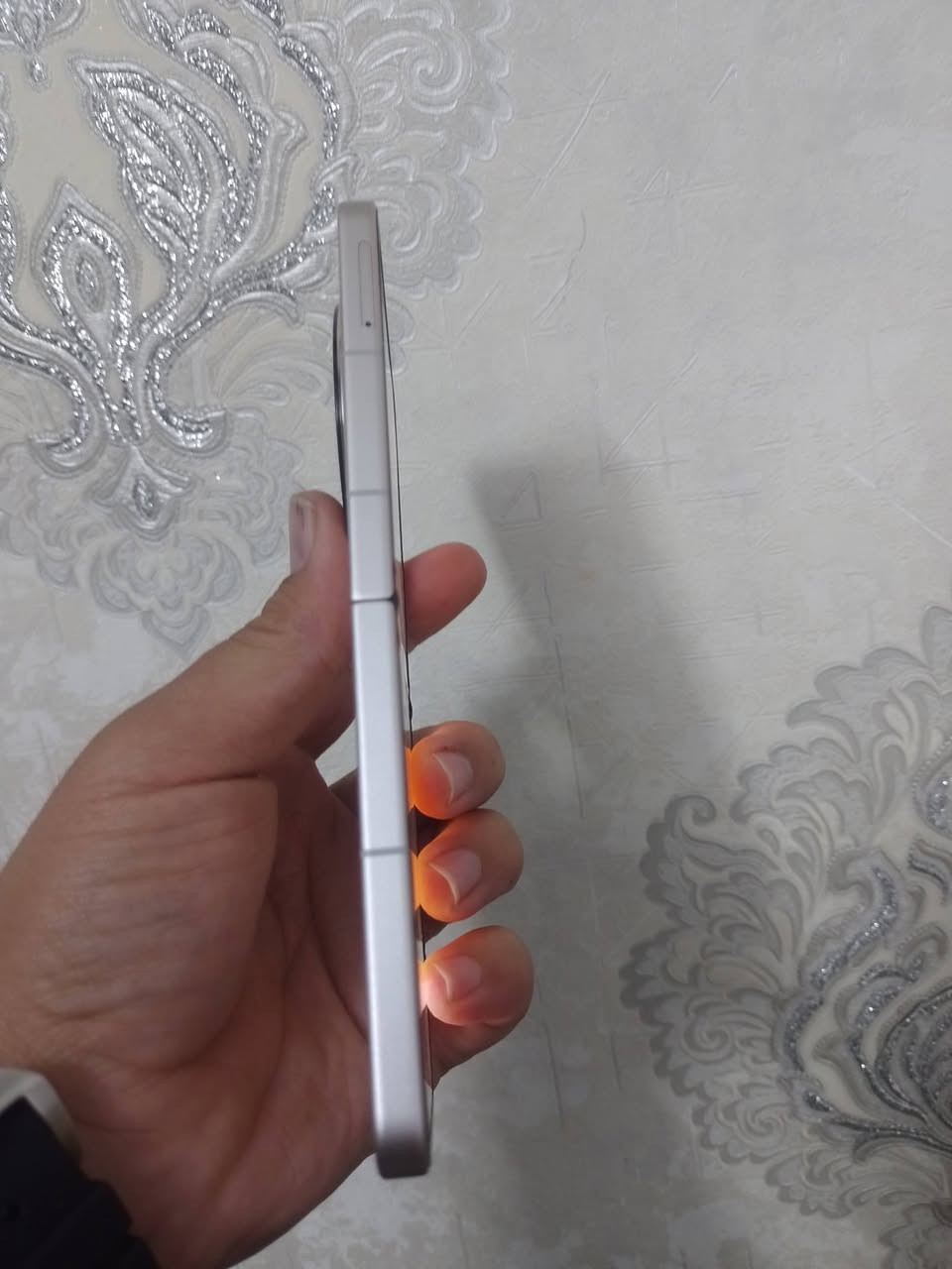 السلام عليكم موتو افلب جهاز شرط مامفتوح وماي اي خلل واصلي مومجدد ذاكره 128بطاريه 5000 رام 12 والصوره والنضافه تحكم مكاني كركوك عمل شعبي السعر 250وبي مجال كلش قليل رقمي ***********
