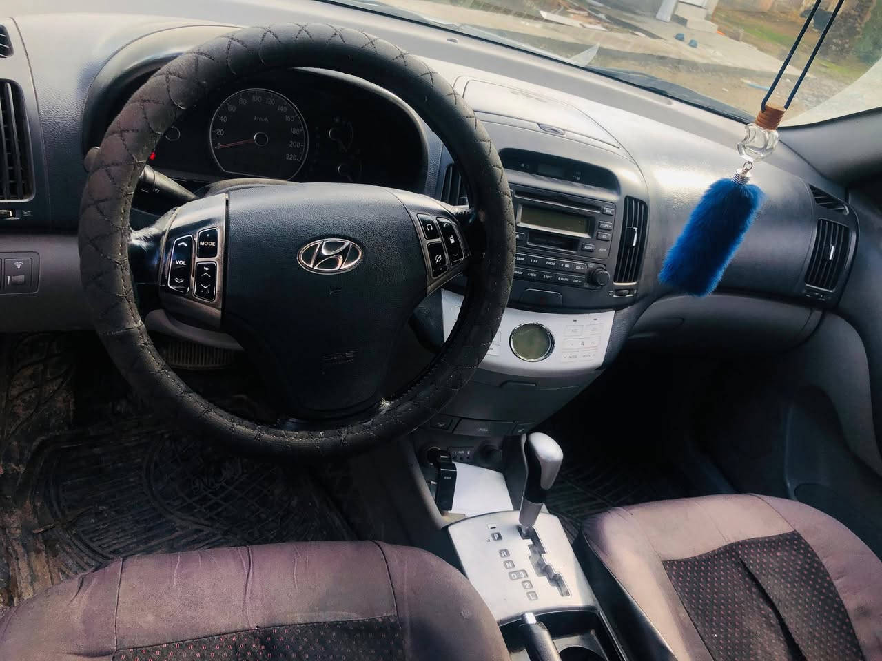 السلام عليكم
للبيع هونداي افانتي موديل 2007  فئة S فول مواصفات ماعدا الفتحة تدفئة بالكراسي الامامية + مري كهربائية
السيارة بيها ٥ قطع و شوية بالجاملغ الخلفي احسبها ٦  قطع بدون دواخل عالفحص كير مكفول  شرط محرك بي تنقيص و بي جبنة ينقص دهن ما انطي بي شرط السيارة هزة و سنوية  بإسمي لل٢٠٢٩ و بيها دفتر بانزين سعر ٨٨ و بيها مجال رقم ***********
المكان كركوك قضاء الحويجة
