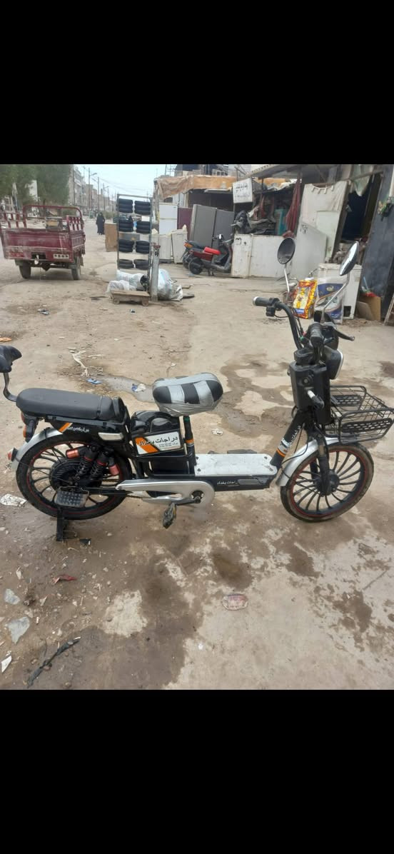 للبيع دراجه شحن استعمال شخصي يعني جدا نضيفه وبلاديه عنوان بغداد جكوك الكاظميه
***********

