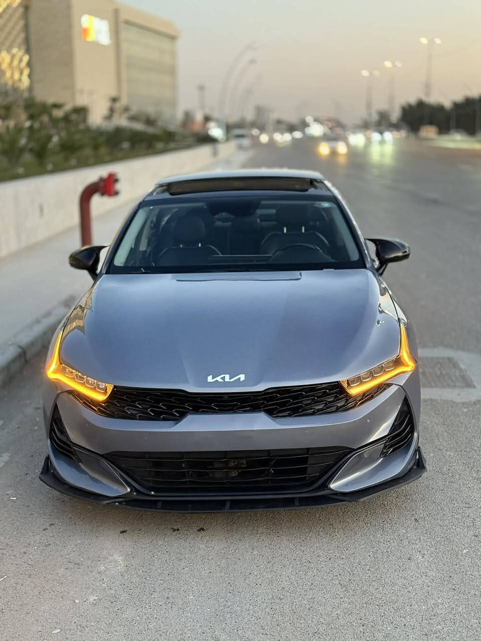 السلام عليكم للبيع
كيا 2022 K5 EX ترهم مراوس لون معدني فول مواصفات واحد على واحد
( اربيل بأسمي وكالة تحويل حاضر)‎ 
السياره حادثهة فقط ربع بنيد مصبوغ  وجاملغ خلفي كلير رش فقط بدون دواخل بدون شواصي بدون لغود حتى الراديترات بلادي شركة تبريد شركة بدون ايرباك وصور الحدث بالمنشور. 
المواصفات EX فول 1/1. 
1- بصمة ابواب + تشغيل عن بعد. 
2- شاشة حجم كبير + داخل صاج ملكي. 
3- رادار امامي وجانبي وخلفي و بريك طوارئ وحساسات خلفيه. 
4- هاندبريك بصمة +ميموري كشن + تبريد وتدفئه كشنات وتدفئه استيرن + كشنات الاماميه كهرباااء.+شحن واير ليس. 
5- صندوق ذكي يفتح عند الاقتراب
6- بك لايت لد كامل. 
7- ويل كب  18
8- تبريد شاشة منفصل+ قطعتين تبريد. 
10- سياقة الكترونية + تحديد مسار.  
12-  نظام الترحيب الصوتي + الشاشات. 

13-  اناره داخليه لمس + اضائة غرفه 7 الوان. 
14- تبريد شاشة منفصل. 
15- 4 وضعيات قيادة بل ماوس +كزوز رياضي ٣ اصوات. 
16-اوتو هولد للتوقف الالكتروني بل ازدحام. 
17- محرك 1600 turbo 🚀🔥
18-كامرة 360 درجة يعني خمس كامرات
ملاحضة هاي السيارة تعتبر اعلى فئة 

#k5


**إذا كنت صاحب هذا الإعلان وتريد حذفه لأي سبب، رجاءا أرسل رسالة إلى الدعم الفني**