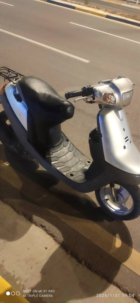 سلام عليكم بطه 2003 شلعه ومعدل هندر واحد بكل وكت مكينه ناعمه كهربائيات شغاله بس الشاصي مفطور وملحوم سعر 175 وبيها مجال مكان كربلاء حي الحر  رقمي ***********
