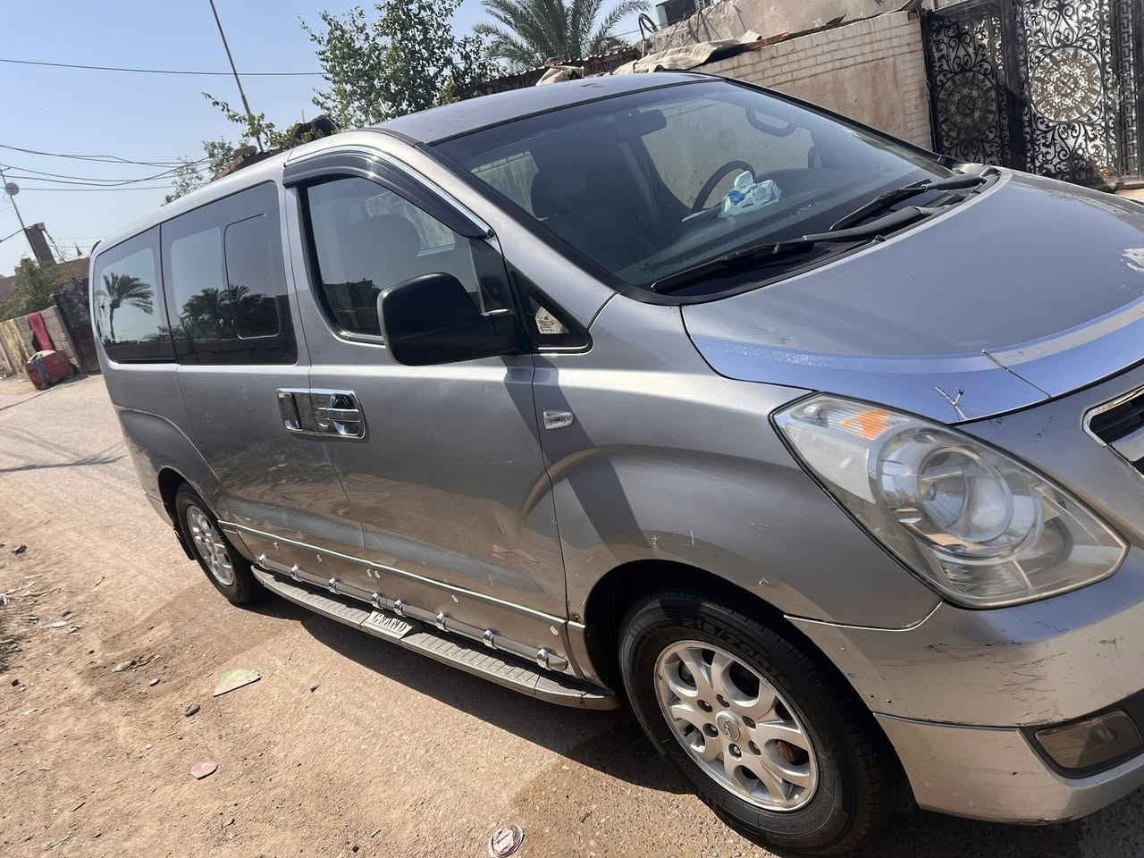 ستاركس 2014مجول بلاد جاهزه مكينه جديده حدتديه تخم تاير تبريد بيهه قطعتين تبديل جاملق امامي صفحت سايق وباب الصدر تبديل سعر178وبيها مجال قليل ***********
