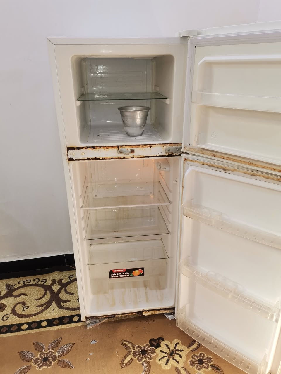 سلام عليكم ثلاجة للبيع شرط تبريد ثلج. ع الفحص.
السعر 140 وبيها مجال. 
رقم الموبايل
***********
