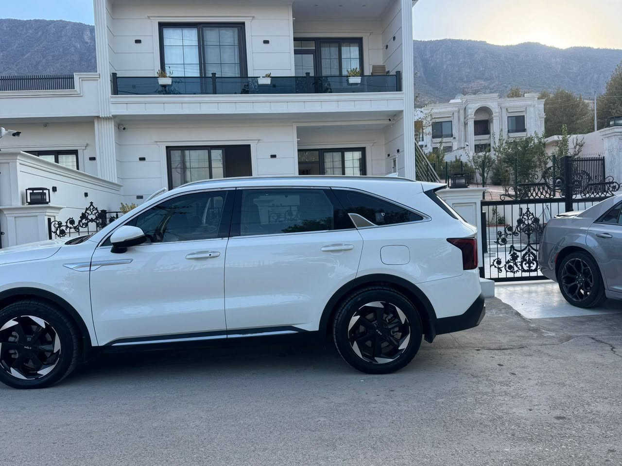 سورينتو 2024السياره فقط شبرين بيه بارد باقي السياره كفاله عامه السياره دات شو السياره نضيفه ومرتبه 6v***********
