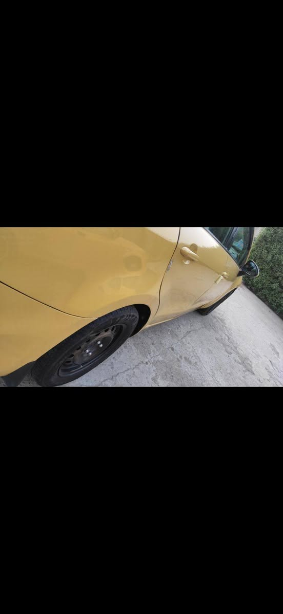 🔥 للبيع كيا ريو 2016 🔥

سيارة بحالة جيدة ومكفولة من ناحية المحرك، الكير، التبريد والحدادية وما تحتاج أي صرف.

• غرفة دوشمة  
• جلد وشاموا جديد  
• حادثة ببابين جهة الراكب (عكس السايق)  
• السيارة كاملة من كل النواحي وتشتغل ممتاز  
• قفل عنوان

💰 السعر: 80 قفل

📍 الموقع: كربلاء  

📞 للاستفسار:  
***********
