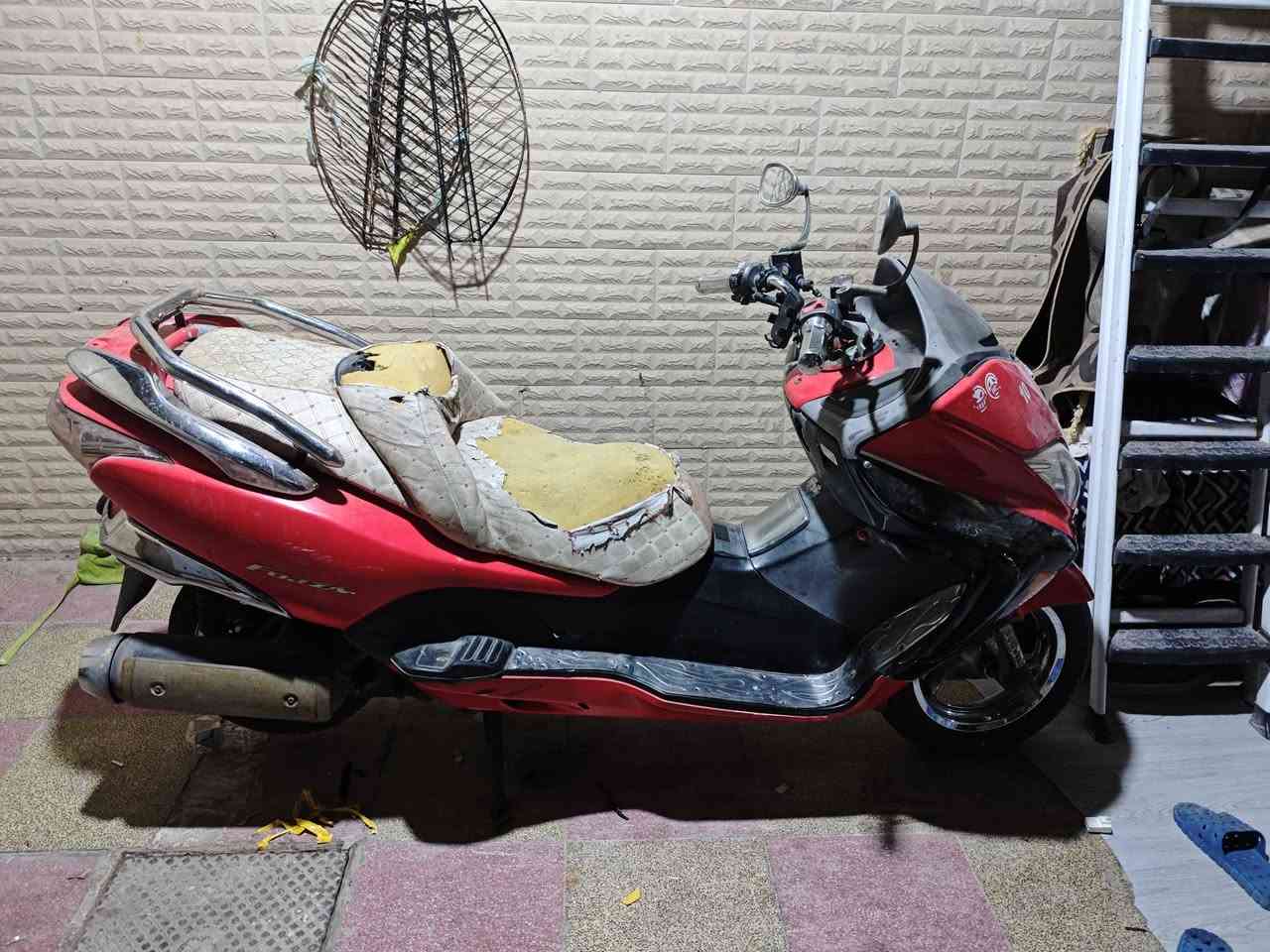 دراجه فورزه 08 مابيها شي كهربائياته بطاريه بس مشكلته السلف مايشتغل شكد مااريد اشغله مايشتغل مكينه مجفته دراجه للبيع رايده ب700 الف وبي مجال الشراي يتصل ع هذا الرقم ***********
