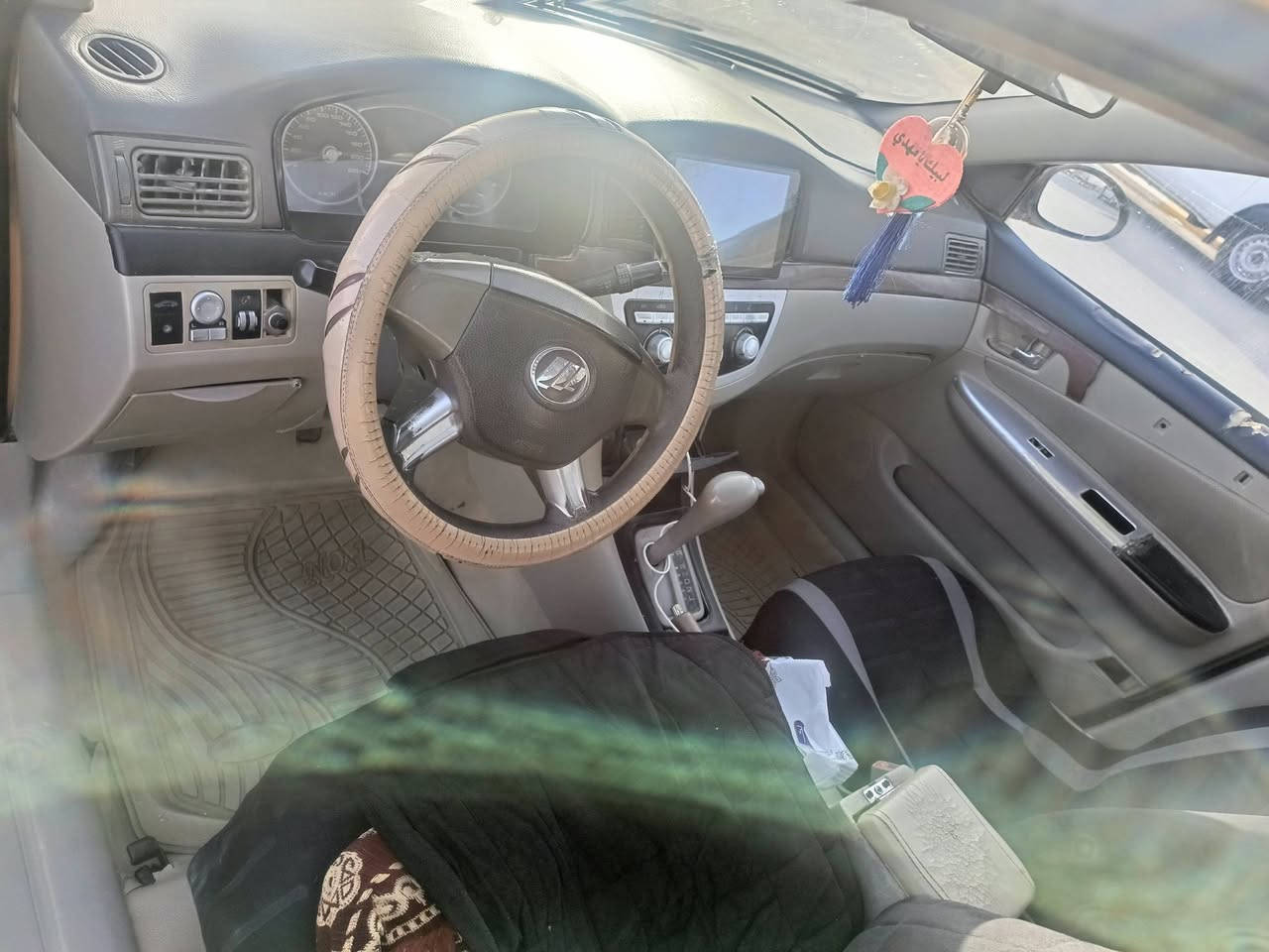 ليفان محور كير ومكينه كورله اوتوماتيك موديل 13 حداديه نص عمر التبريد عوزه بس شد  بواري وقاز ولكشره شوف العين السعر ٣٢وبيه مجال عليه هياه ٦٠٠ وقرامه 300 اني اتحمله رقم ***********
