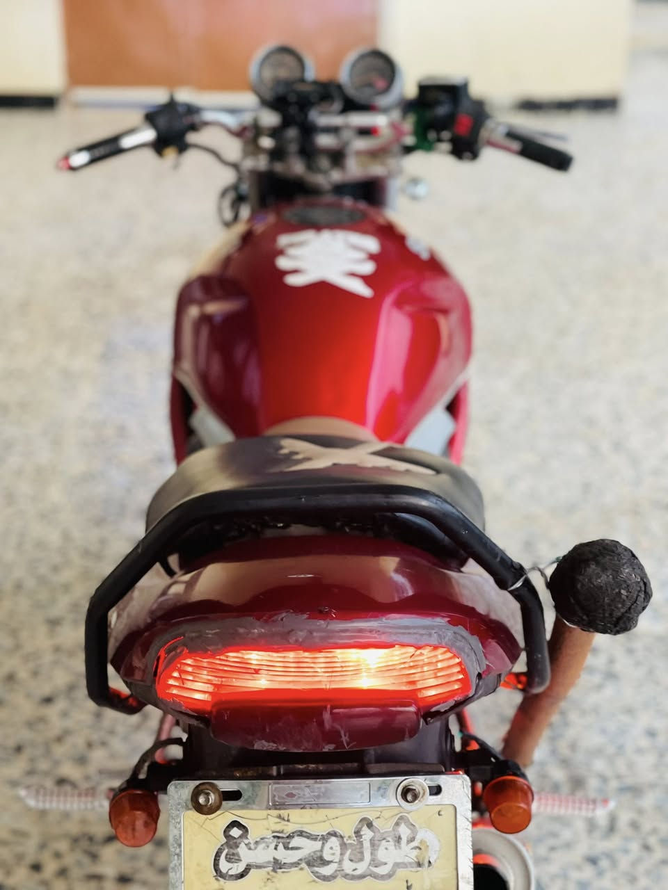 السلام عليكم بانده ربع كرستال اي نقص مابيها تراي للبصره للاستفسار رقم *********** خاص ماكو ممتواجد اتصل مو شراي لتتصل وتعبني ؟؟
