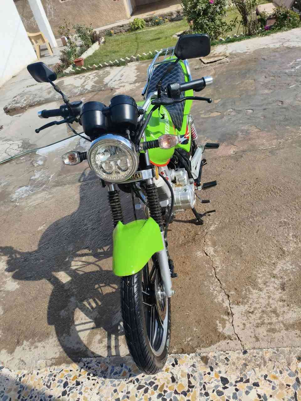 يالله دراجه هيوشه للبيع موديل 24 للبيع دراجه مال جناي ربع متحط عليه محرك فول نشاط هيوشه جديده بمعنه الكلمه اوراق منفيس فقط السعر 975 وبيه مجال بسيط للشراي للاستفسار خاص او ***********
