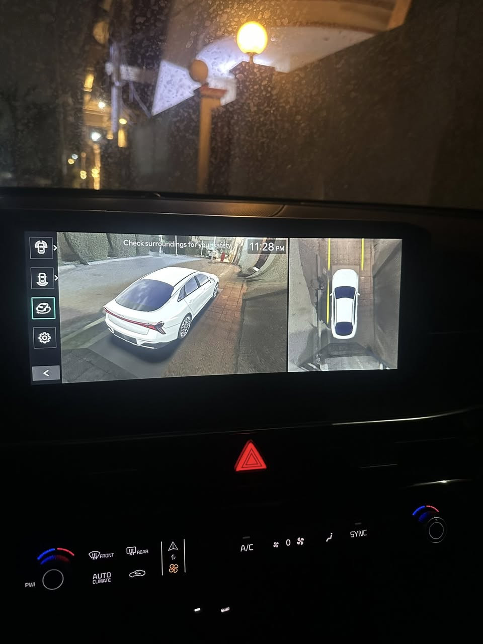 السلام عليكم 
k5 2025 EX ١/١ 
السياره فول موصفات 
٤ كامرات ٣٦٠
رادار امامي خلفي  
حساسات امامي خلفي 
لد امامي خلفي 
بنورما 
مري شفط 
كشنات. تدفئه تدريد 
ستيرن تبريد 
و بعد موصفات السياره فول الفول 
  بدون اي نقط 
ماشيه ١٩ الف كيلو. الشكل الجديد 
سياره بدون صبغ و بدون تبديل. فقط ايرباك برده  طاك و مرجع سيستم. 
لون نفطي  السعر  ٢٣.٧٠٠ و بيه مجال 
مكان سياره بغداد حي العدل 
***********
