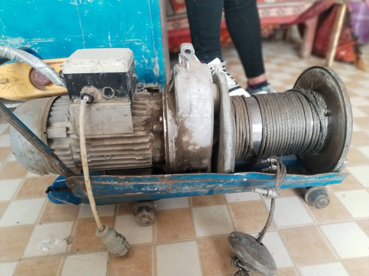 السلام عليكم ورحمة وبركاته يوجد ماطور ونج للبيع السعر 400الف وبي مجال للستفسار الاتصال علي الرقم  ***********
