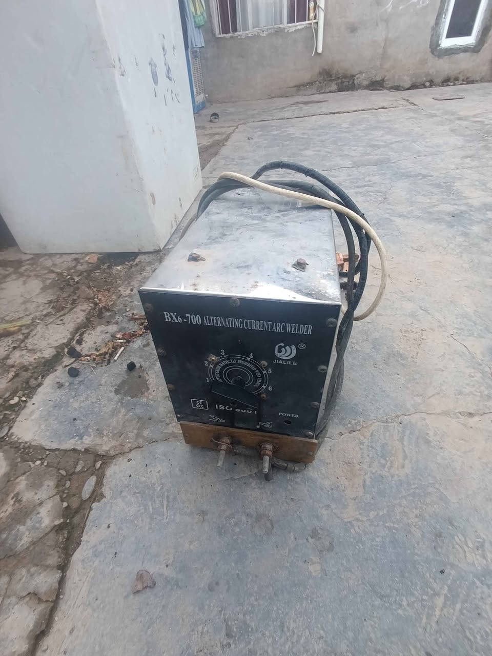 مكينه لحيم شغاله بل شرط السعر 75وبي مجال التصال *********** كركوك, العراق
