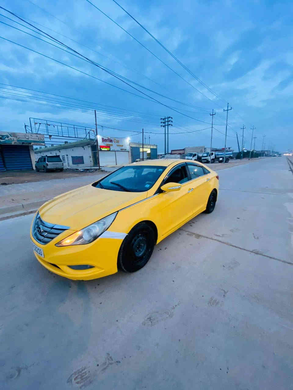 سلام عليكم سوناتا موديل 2011 السياره بسمي سعره 88  وبيه مجال  بسيط حادثه جاملغ الأيسر الوراى مرجعينه على البارد والسياره نظيفه ورقم بغداد كير ومحرك مكفولات حداديه نص عمر وتخم تايرات والسياره ميحتاج اذب عليه رقم ***********
