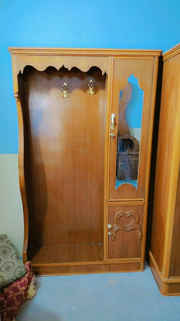 السلام عليكم غرفه صاج عراقي شغل درجه أوله خمس بواب البيع مكان نجف سعر 650 استفسار ***********
