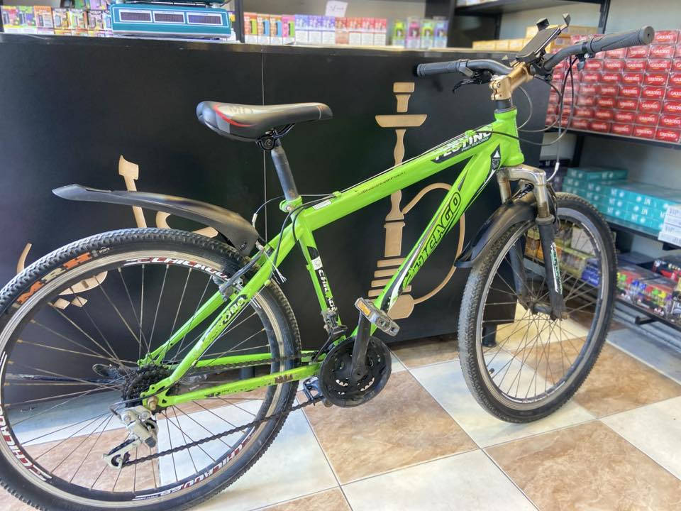 بايسكل للبيع بدون مراوسة
حيل نضيف 
حجم 26 كلو شغال شرط
سعر 90 مجال جيتك فقط 
لا تكسر بيه اذا ماشراي 
*********** متواجد واتساب وفيس
