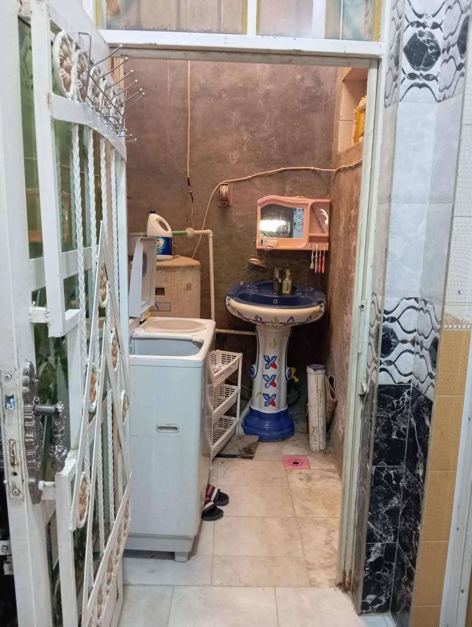 دار #للبيع 

#طابو_ملك_صرف

المساحة // 100م

الموقع // ابي غرق_حي الجواد_ قرب مدرسة_ ام البنين

للاستفسار// ***********
