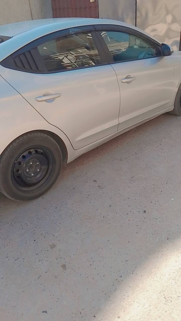 السلام عليكم النترا موديل 2019 حادثها صندوك ودعاميه اماميه ماشيا 150 بسمي مكاني الشعب كير اي تي محرك دوش فول ماعدا البصمه والفتحه تبريد ثلج  صدر جديد باتري جديد صور الحادث بل منشور اراوس سياره تكسي
***********
السعر 125 وبيها مجال
