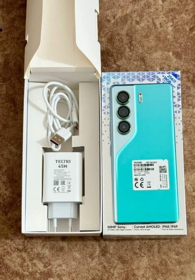 تكنو كامون 40 برو 5 جي ذكراه 256 التخزين الداخلي 24 استخدام سبوع واحد فقط سعره ٣١٠ وبي مجال مكاني حله 
***********
