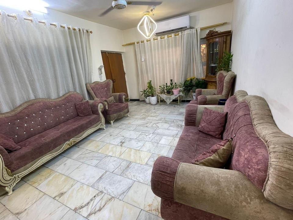 السلام عليكم 
للبيع المعروض الاخضر ٧ مقاعد سعره ١٥٠ الف
الوردي ٧ مقاعد سعره ٢٥٠ الف 
الاسعار نهائيه وغير قابله للتفاوض
الموقع بغداد البياع 
***********
