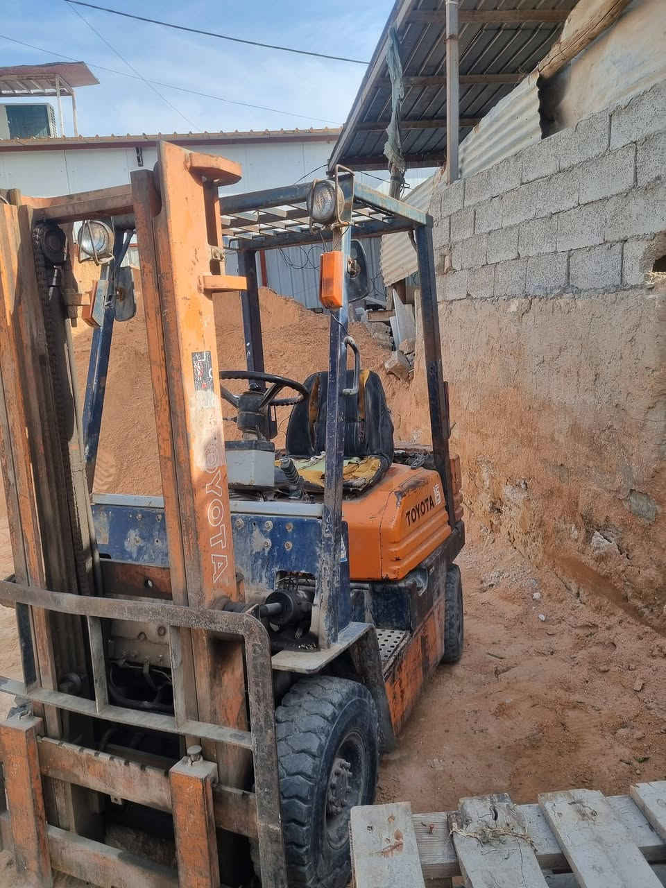 رافعه شوكيه للبيع نوع تيوته ***********
