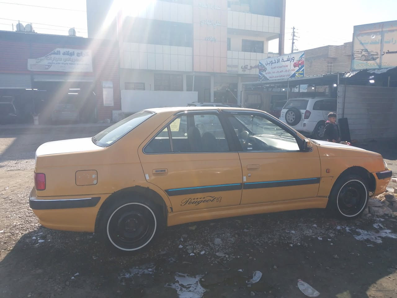 سلام عليكم بيجو بارص مديل 13محرك وكير وصدر خير من الله مكفولات تبريد تخم تأير جديد باتري جديد وشمه مصفره هيه وغرامات سعر 36وبيهه رقمي ***********
